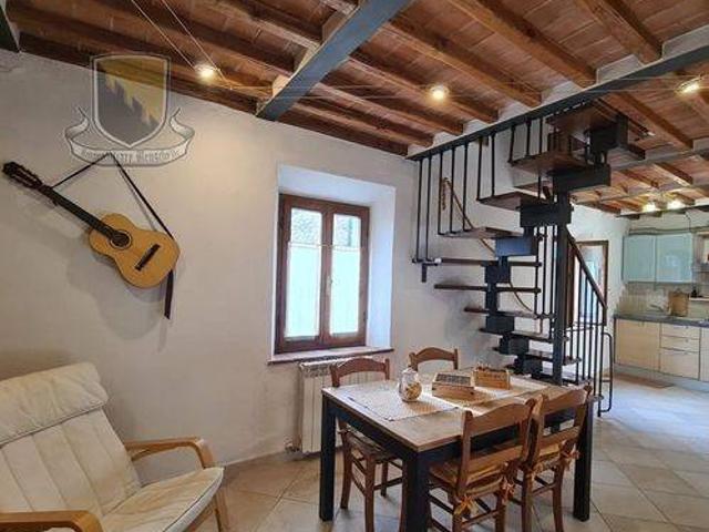 Appartamento in vendita a Chiusdino SI