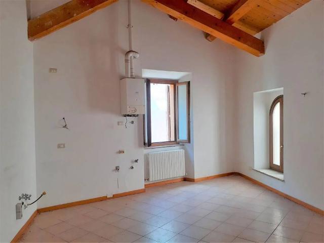 Appartamento in vendita a Cingoli MC