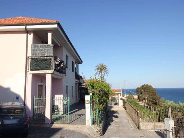 Appartamento in vendita a Cipressa IM