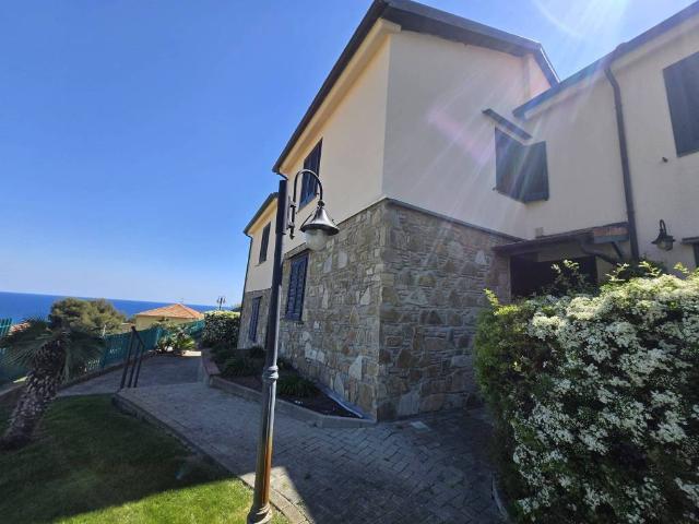 Appartamento in vendita a Cipressa IM
