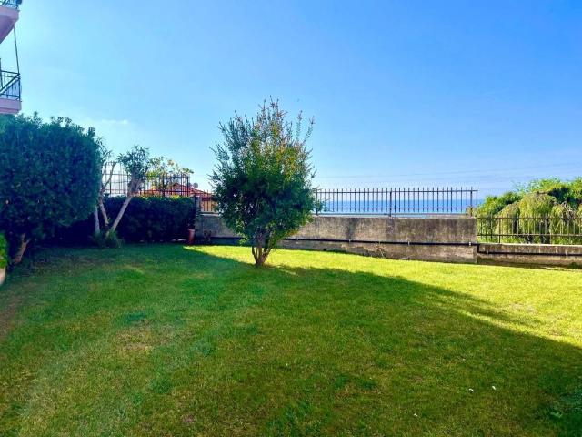 Appartamento in vendita a Cipressa IM