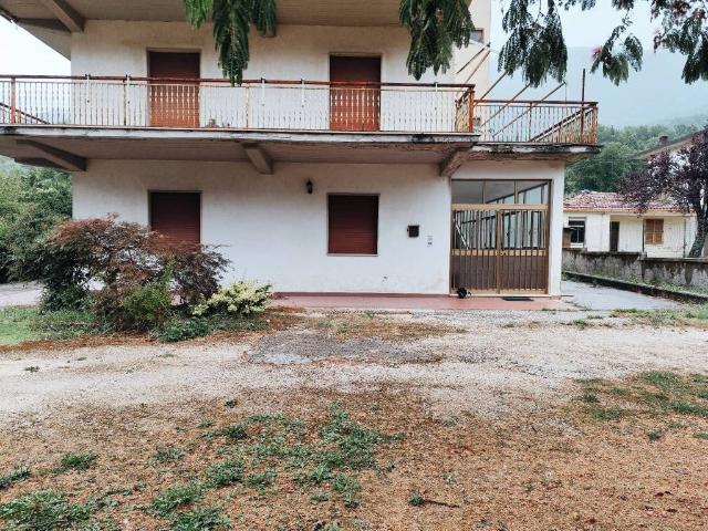 Appartamento in vendita a Civita d'Antino AQ