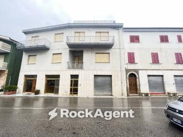Appartamento in vendita a Civitella del Tronto TE