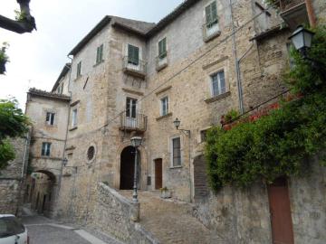 Appartamento in vendita a Civitella del Tronto TE