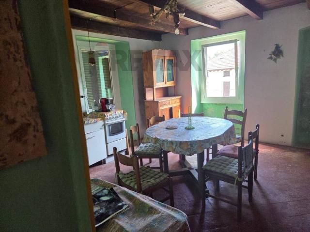 Appartamento in vendita a Cocquio Trevisago VA