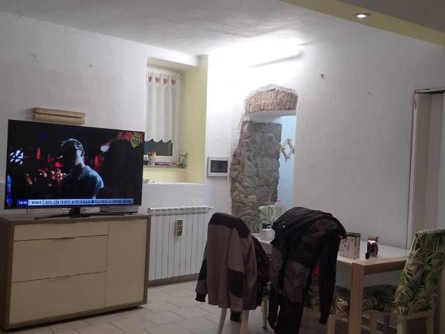 Appartamento in vendita a Cocquio Trevisago VA