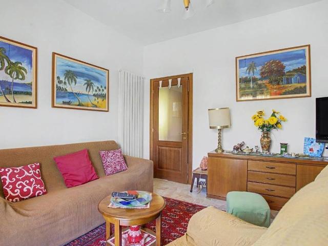 Appartamento in vendita a Cocquio Trevisago VA