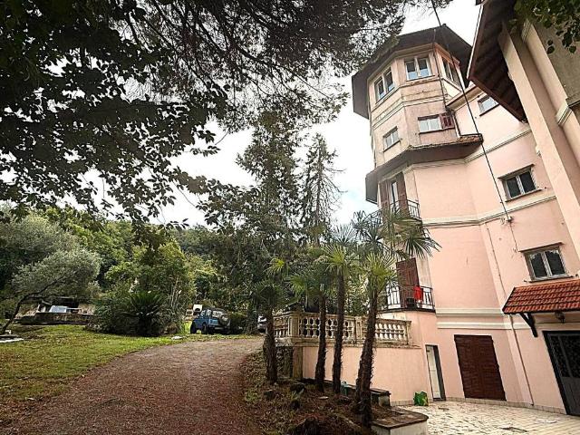 Appartamento in vendita a Cogorno GE