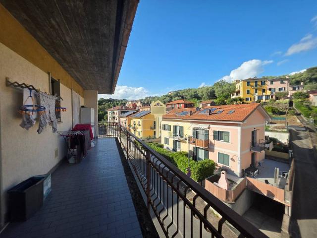 Appartamento in vendita a Cogorno GE