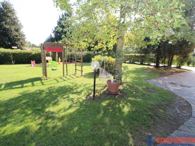 Appartamento in vendita a Cogliate MB
