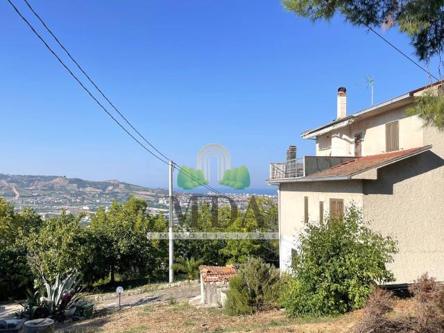Appartamento in vendita a Colonnella, C/da S.Giovanni