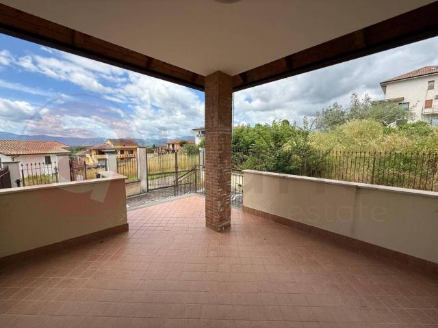 Appartamento in vendita a Colfelice FR