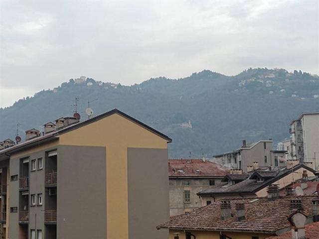 Appartamento in vendita a Como CO