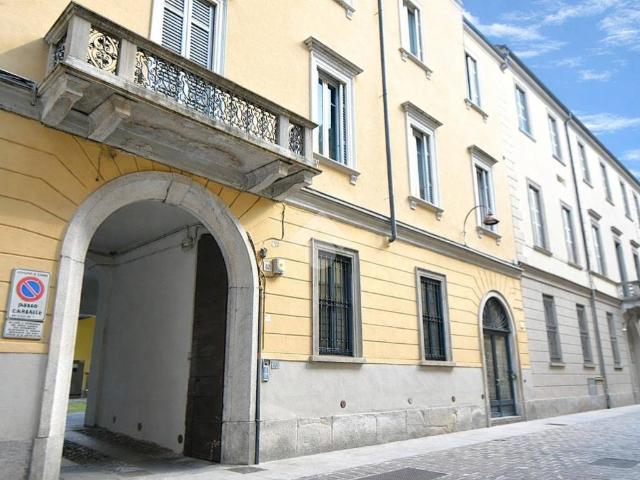 Appartamento in vendita a Como CO