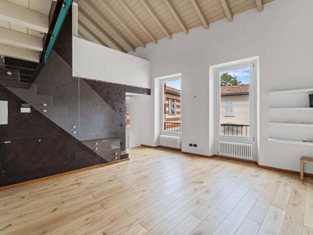 Appartamento in vendita a Como CO