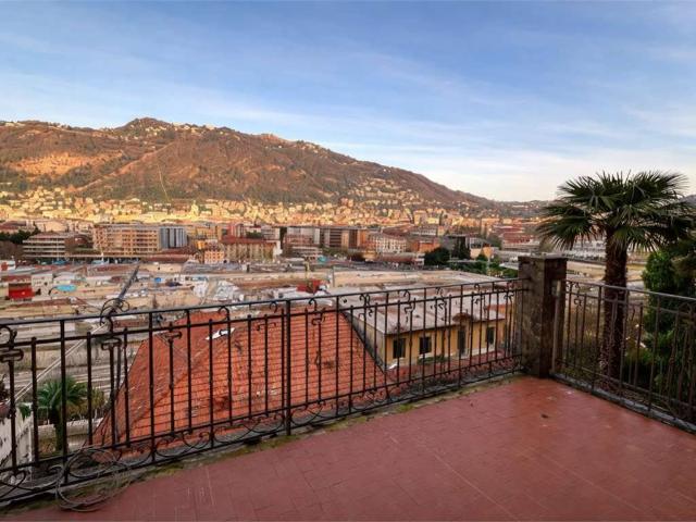 Appartamento in vendita a Como CO