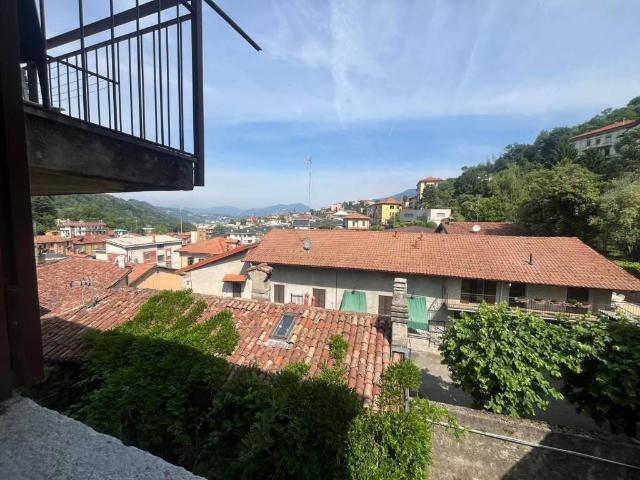 Appartamento in vendita a Como CO