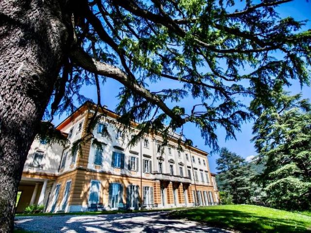 Appartamento in vendita a Como CO