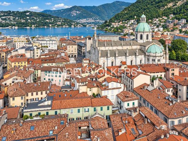 Appartamento in vendita a Como CO