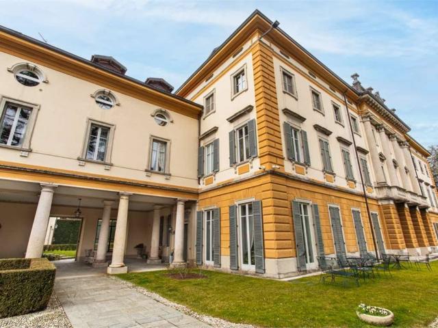 Appartamento in vendita a Como CO