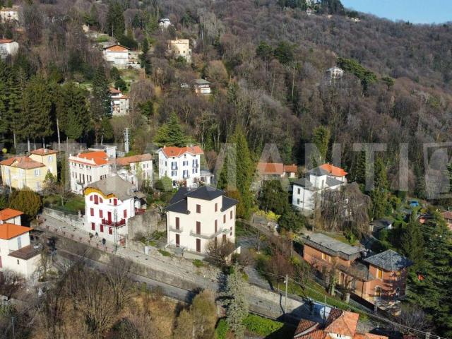 Villa in vendita a Brunate CO