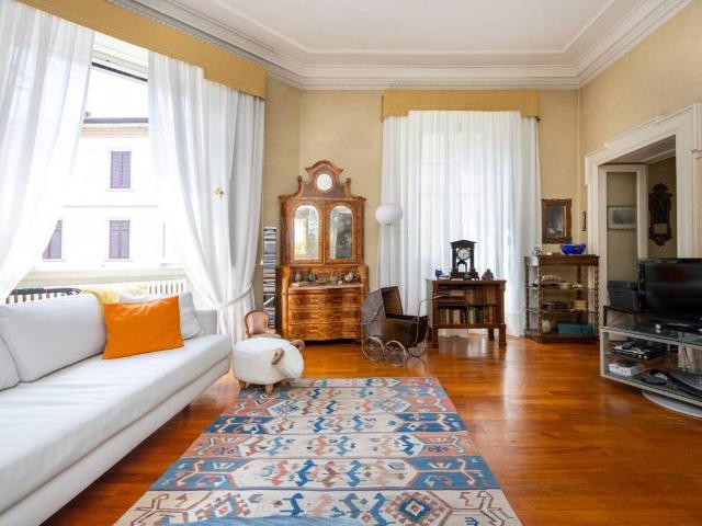 Appartamento in vendita a Como CO