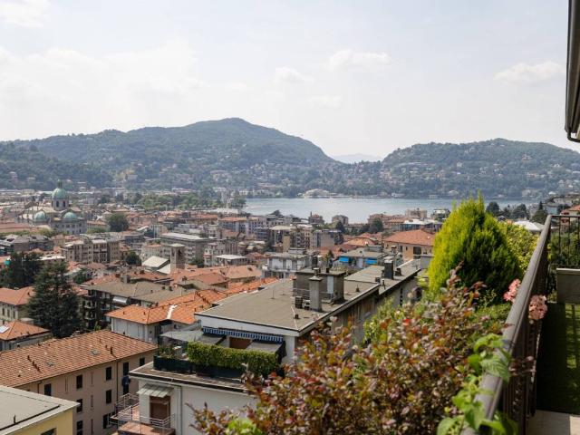 Appartamento in vendita a Como CO