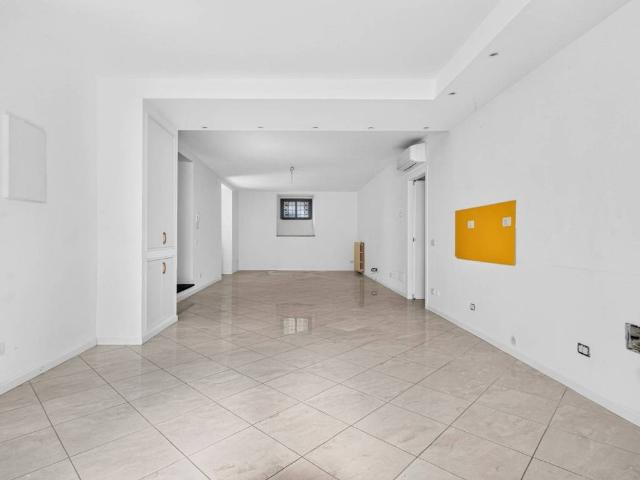 Appartamento in vendita a Como CO