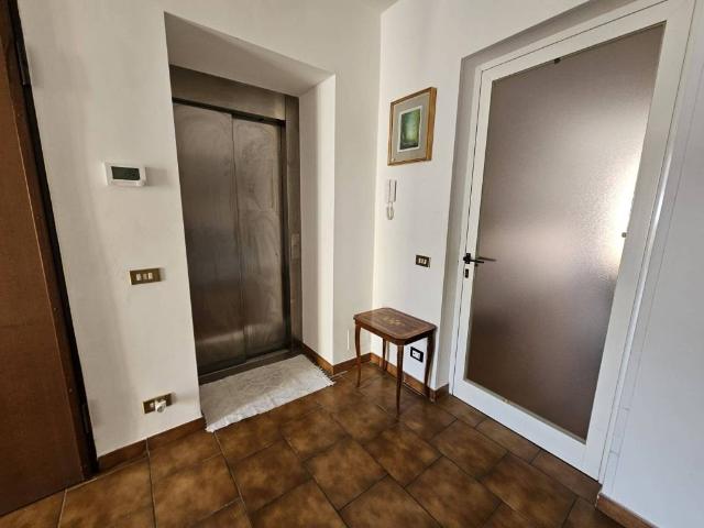 Appartamento in vendita a Como CO