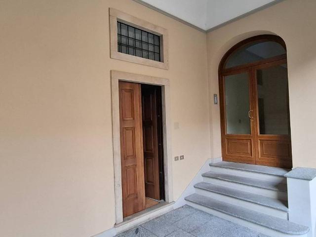 Appartamento in vendita a Como CO