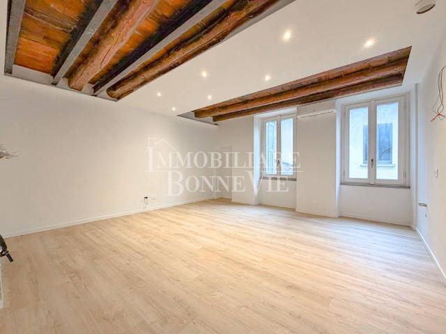 Appartamento in vendita a Como CO