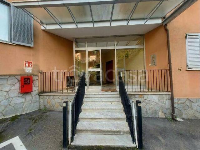 Appartamento in vendita a Como via Rienza, 50, Camnago Volta