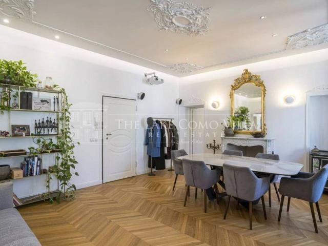 Appartamento in vendita a Como via volta 57, Centro Storico