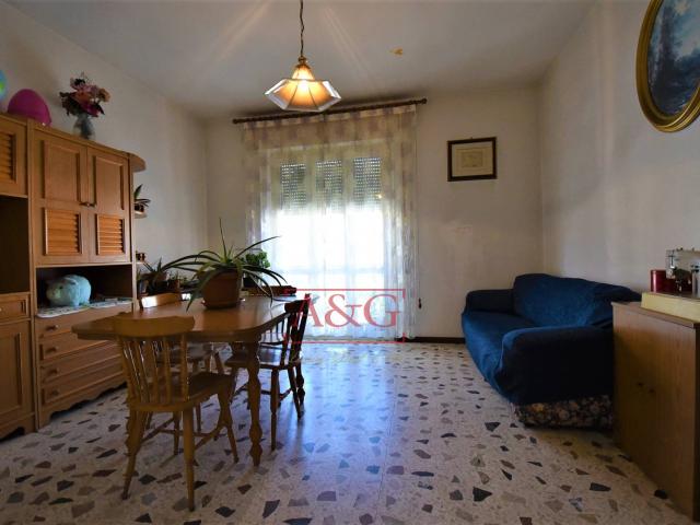 Appartamento in vendita a Comunanza, Centro