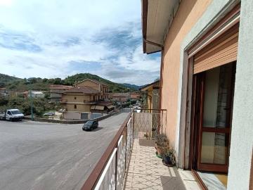 Appartamento in vendita a Contrada AV