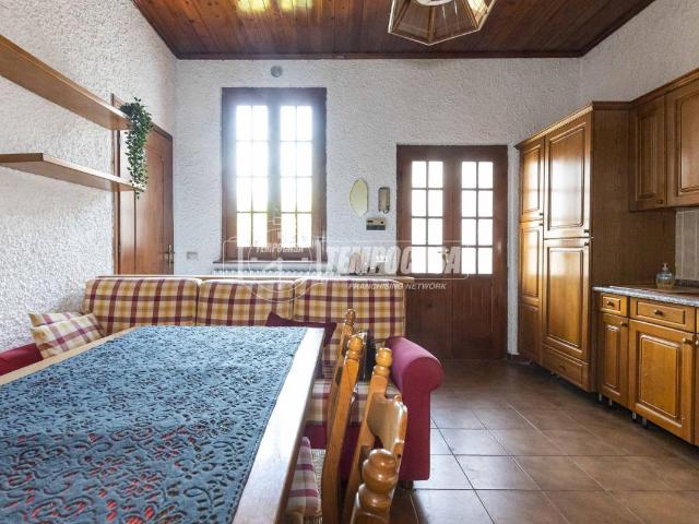 Appartamento in vendita a Costa Masnaga