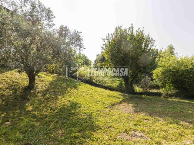 Appartamento in vendita a Costa Masnaga LC