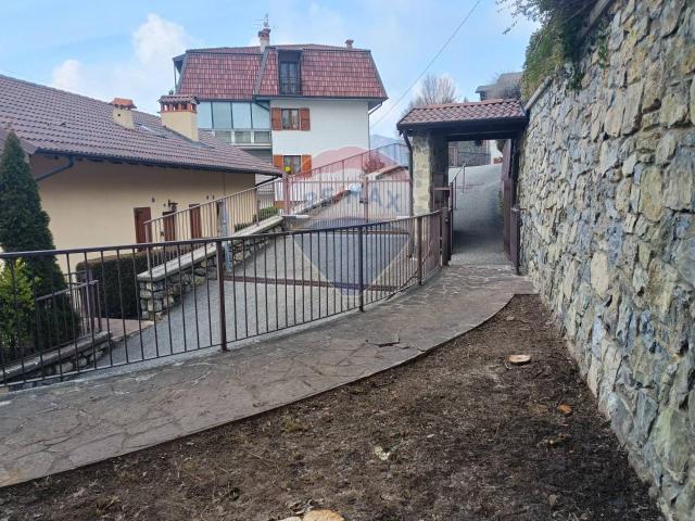 Appartamento in vendita a Costa Serina