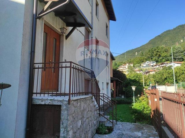 Appartamento in vendita a Costa Volpino