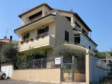Appartamento in vendita a Coriano RN