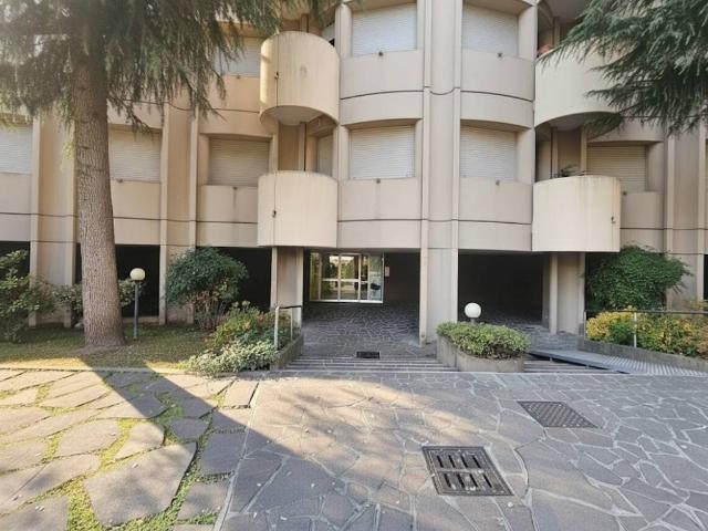 Appartamento in vendita a Corsico MI