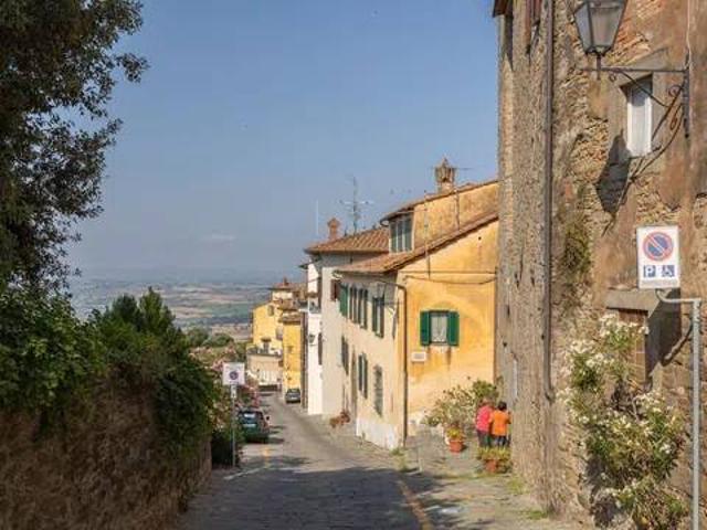 Appartamento in vendita a Cortona AR