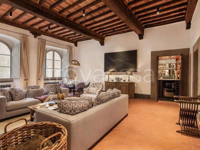 Appartamento in vendita a Cortona via Roma, 38