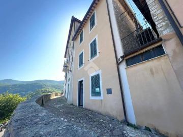 Appartamento in vendita a Cottanello RI