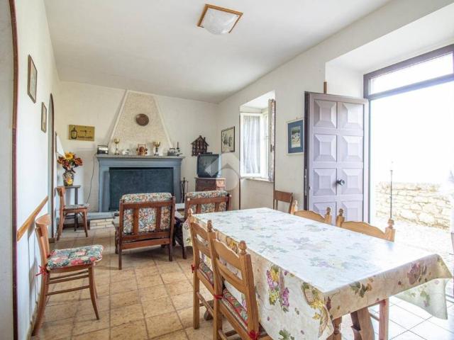 Appartamento in vendita a Cottanello RI