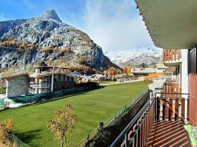 Appartamento in vendita a Courmayeur AO