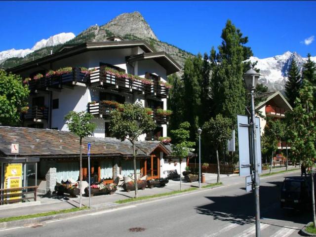 Appartamento in vendita a Courmayeur AO