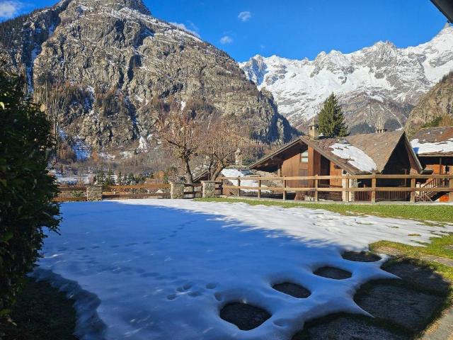 Appartamento in vendita a Courmayeur AO