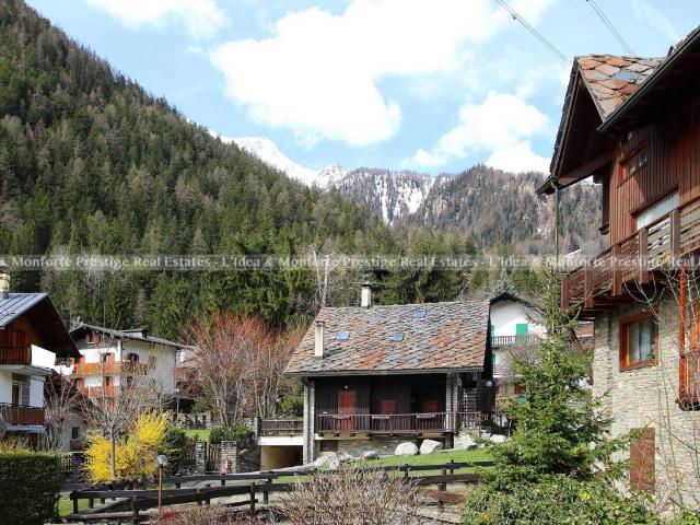 Appartamento in vendita a Courmayeur AO