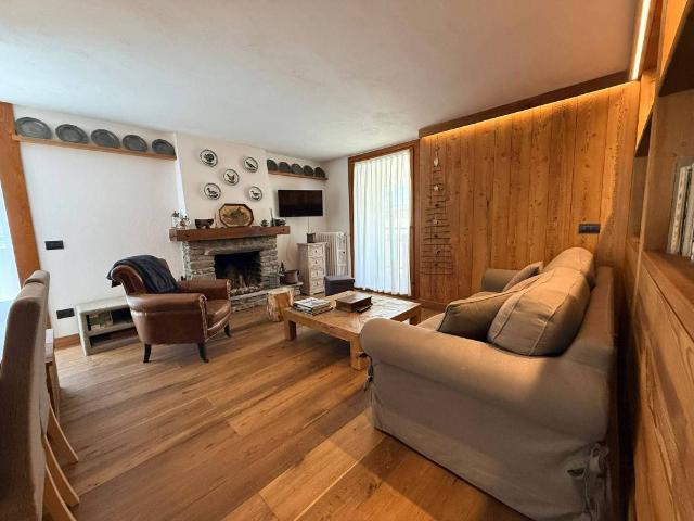 Appartamento in vendita a Courmayeur AO